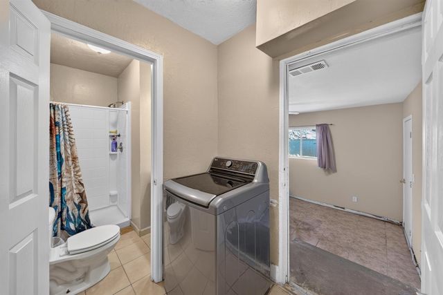4531 E Illinois Avenue, Fresno, CA 93702