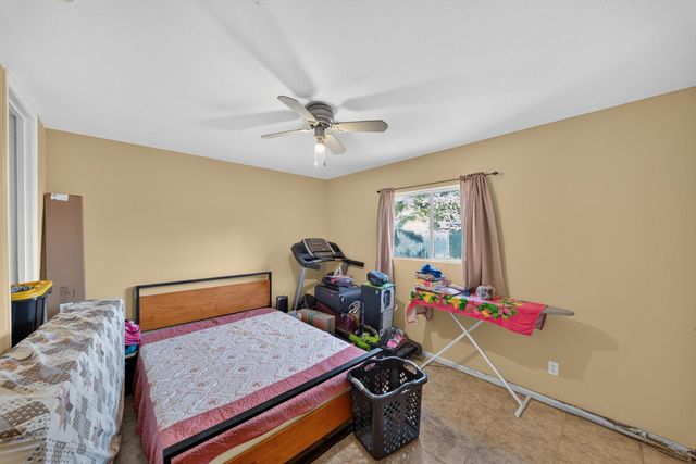 4531 E Illinois Avenue, Fresno, CA 93702