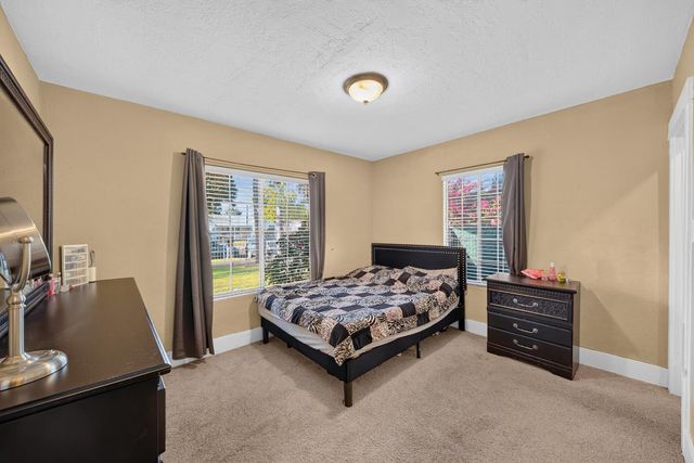 4531 E Illinois Avenue, Fresno, CA 93702