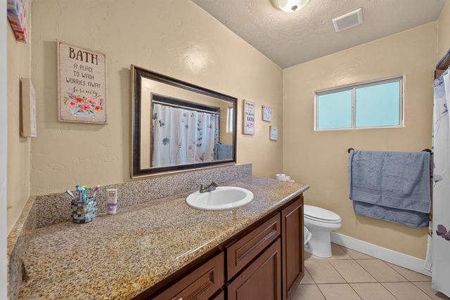 4531 E Illinois Avenue, Fresno, CA 93702