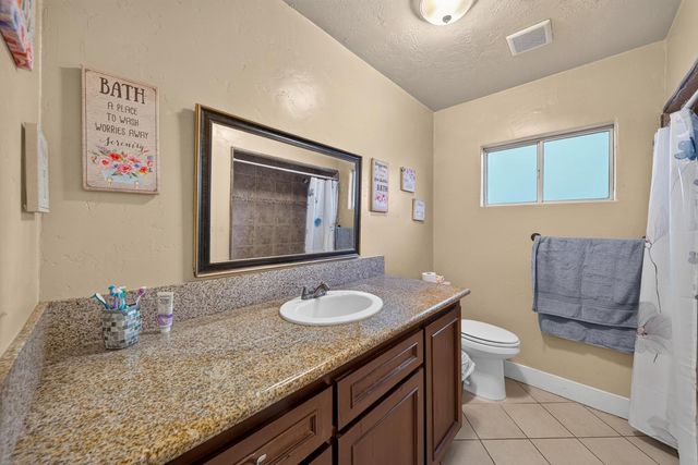 4531 E Illinois Avenue, Fresno, CA 93702