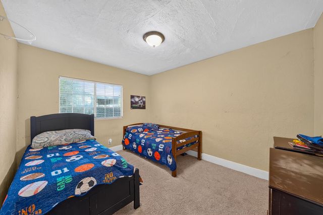 4531 E Illinois Avenue, Fresno, CA 93702