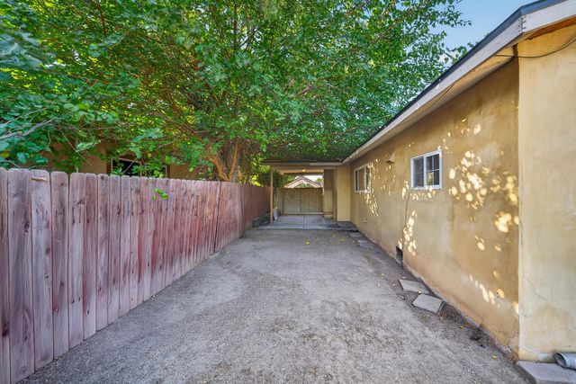 4531 E Illinois Avenue, Fresno, CA 93702