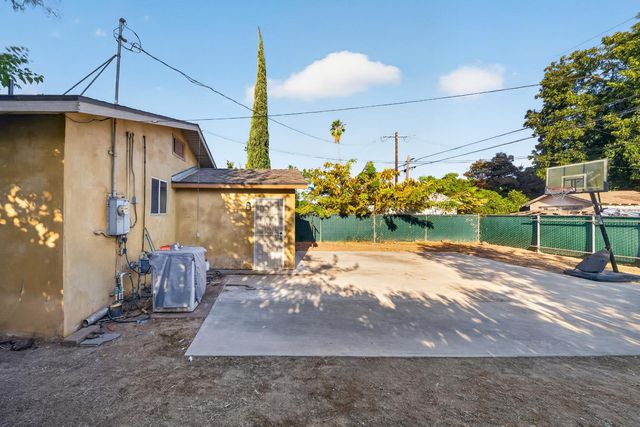 4531 E Illinois Avenue, Fresno, CA 93702
