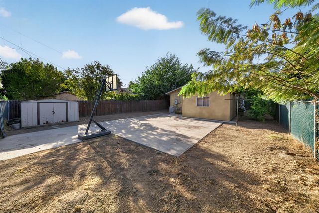 4531 E Illinois Avenue, Fresno, CA 93702