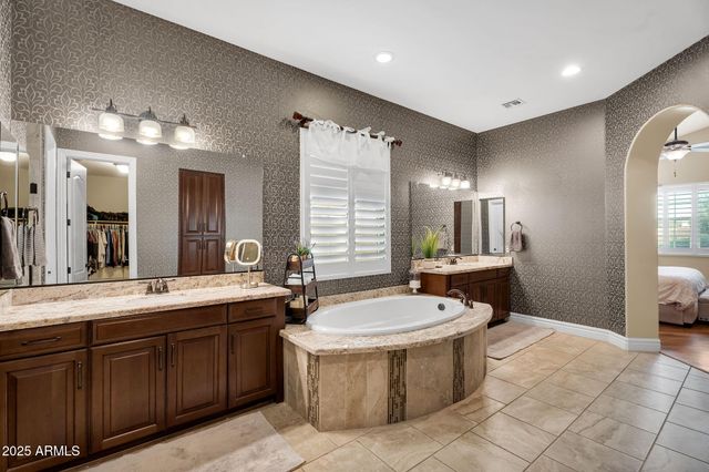 4306 E YELLOWSTONE Place, Chandler, AZ 85249