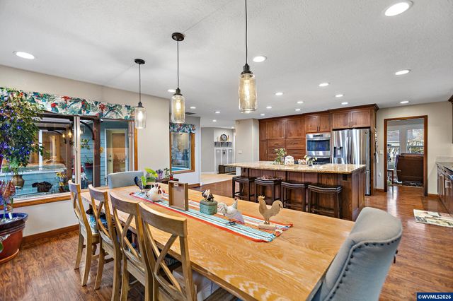 1468 E Burnett St, Stayton, OR 97383