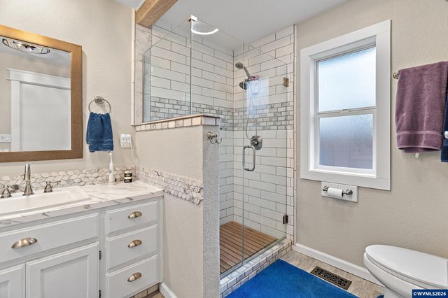 1468 E Burnett St, Stayton, OR 97383