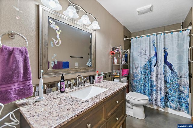 1468 E Burnett St, Stayton, OR 97383