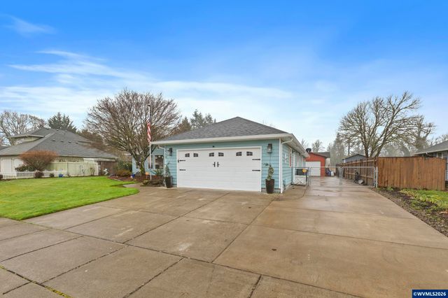 1468 E Burnett St, Stayton, OR 97383