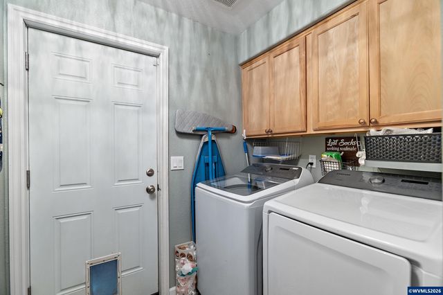 1468 E Burnett St, Stayton, OR 97383