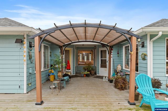 1468 E Burnett St, Stayton, OR 97383