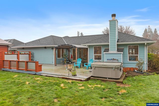 1468 E Burnett St, Stayton, OR 97383