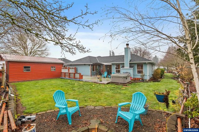 1468 E Burnett St, Stayton, OR 97383