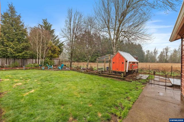 1468 E Burnett St, Stayton, OR 97383