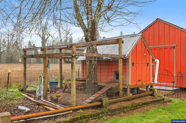 1468 E Burnett St, Stayton, OR 97383