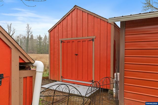 1468 E Burnett St, Stayton, OR 97383