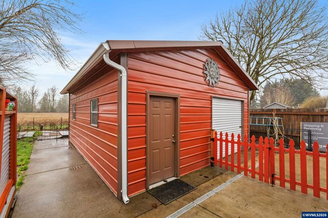 1468 E Burnett St, Stayton, OR 97383