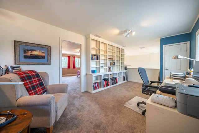 15842 Macleod Drive, Redding, CA 96001