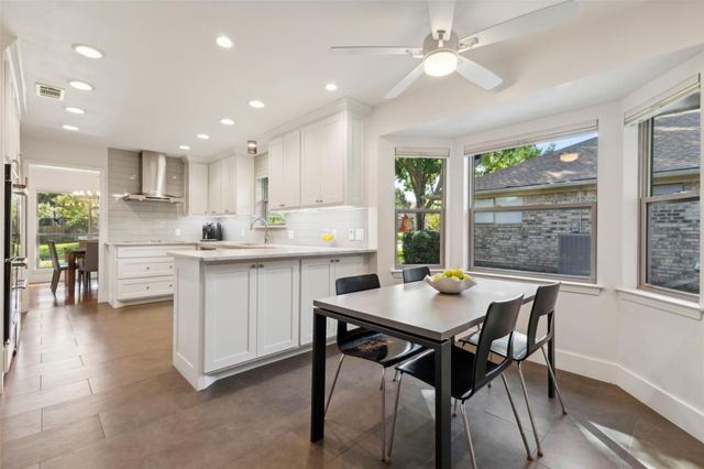 10 Valley Wood Court, Trophy Club, TX 76262