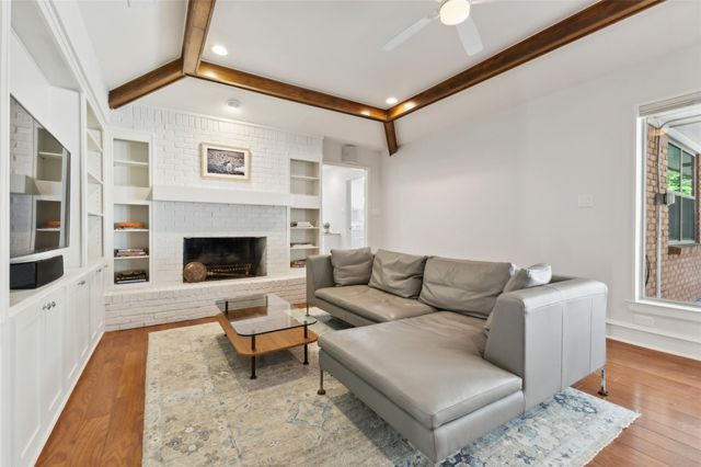 10 Valley Wood Court, Trophy Club, TX 76262