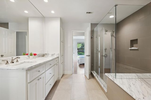 10 Valley Wood Court, Trophy Club, TX 76262