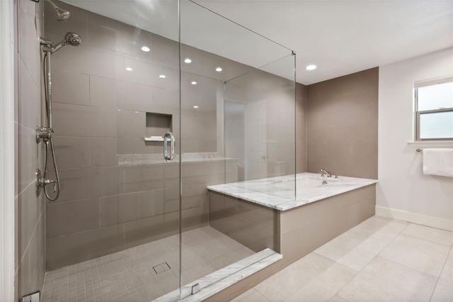 10 Valley Wood Court, Trophy Club, TX 76262