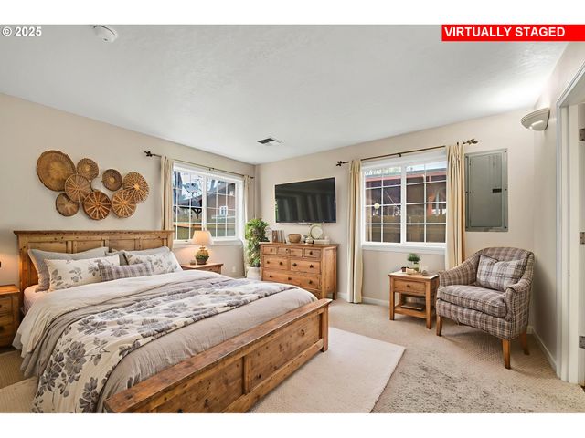 88146 3RD St, Veneta, OR 97487