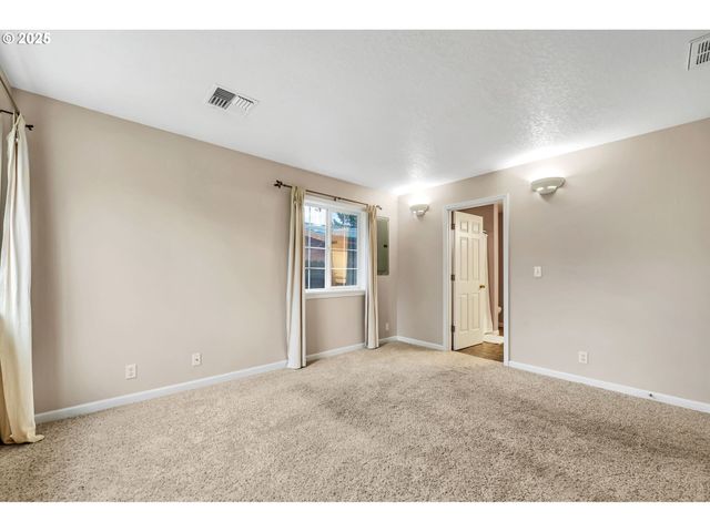 88146 3RD St, Veneta, OR 97487