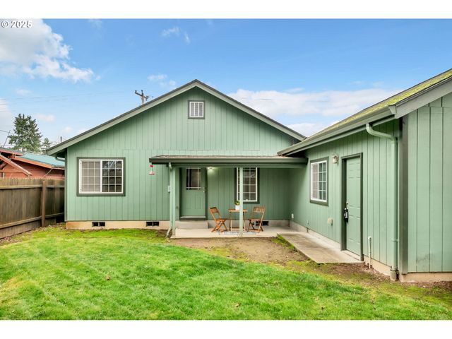 88146 3RD St, Veneta, OR 97487