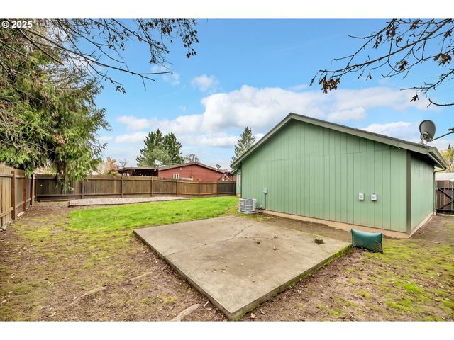 88146 3RD St, Veneta, OR 97487