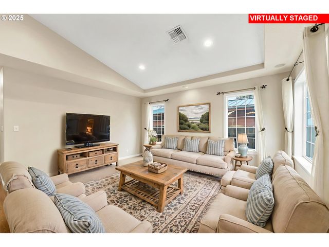 88146 3RD St, Veneta, OR 97487