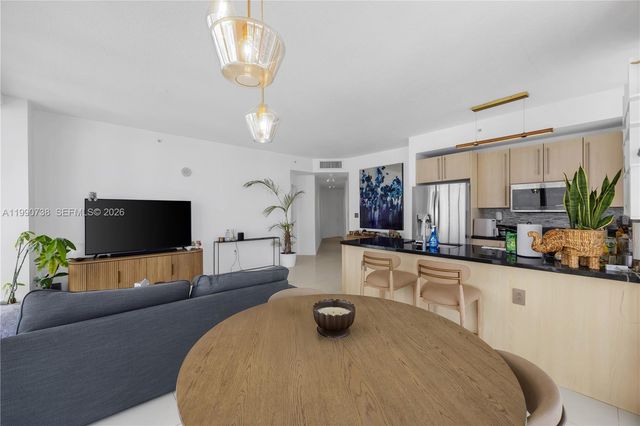 79 SW 12th St 2401-S, Miami, FL 33130