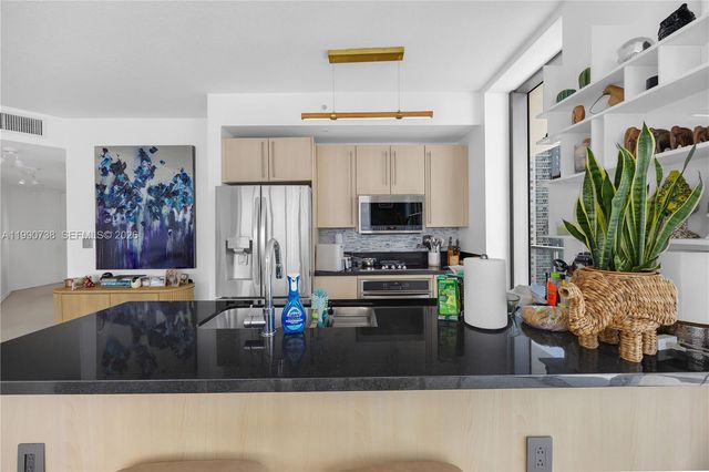 79 SW 12th St 2401-S, Miami, FL 33130