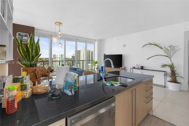 79 SW 12th St 2401-S, Miami, FL 33130