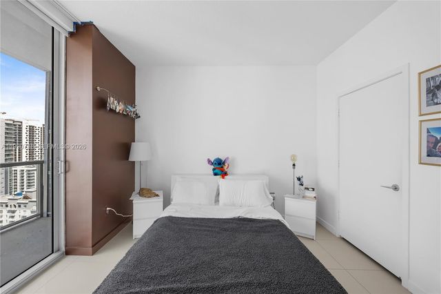 79 SW 12th St 2401-S, Miami, FL 33130