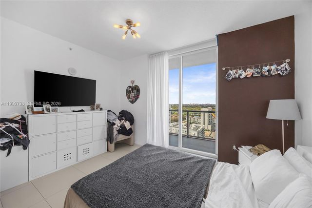 79 SW 12th St 2401-S, Miami, FL 33130