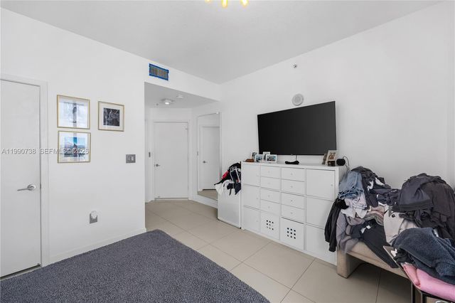 79 SW 12th St 2401-S, Miami, FL 33130