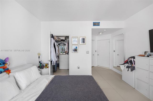 79 SW 12th St 2401-S, Miami, FL 33130