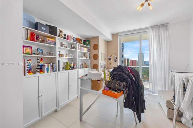 79 SW 12th St 2401-S, Miami, FL 33130