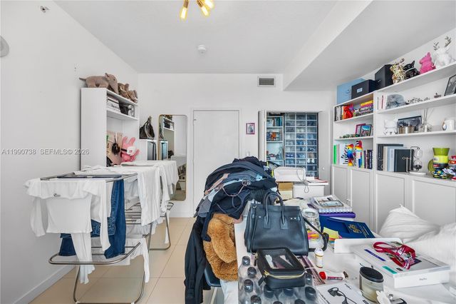 79 SW 12th St 2401-S, Miami, FL 33130