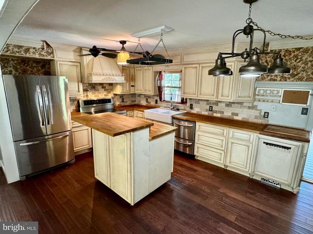 1030 ISABELLA DR, Stafford, VA 22554