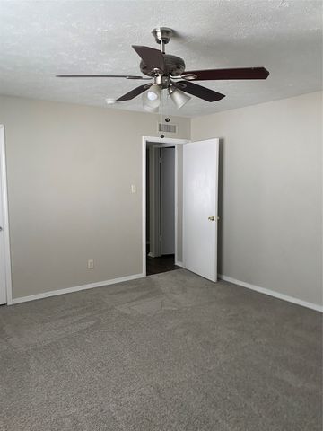 7458 Emory Oak Lane, Dallas, TX 75249