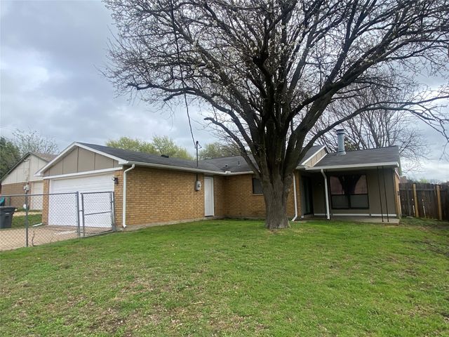 7458 Emory Oak Lane, Dallas, TX 75249