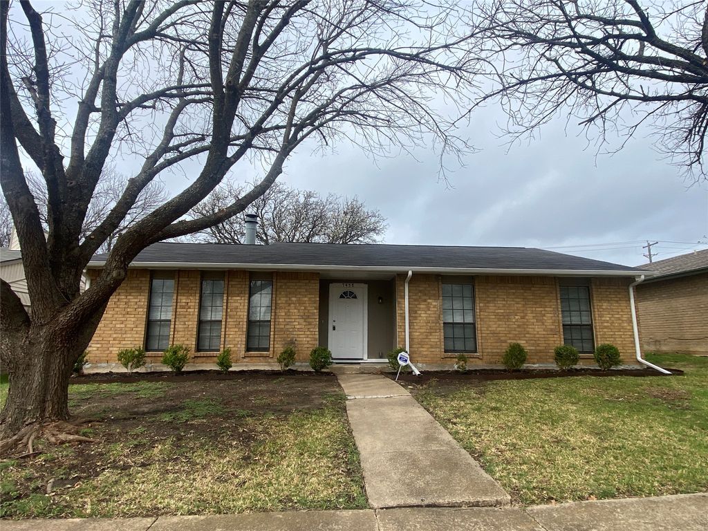 7458 Emory Oak Lane, Dallas, TX 75249