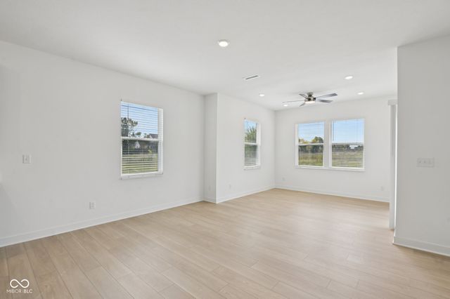 16924 Sandhurst Place, Westfield, IN 46074