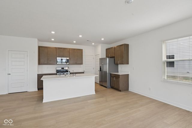 16924 Sandhurst Place, Westfield, IN 46074