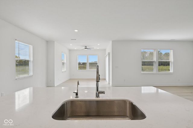 16924 Sandhurst Place, Westfield, IN 46074