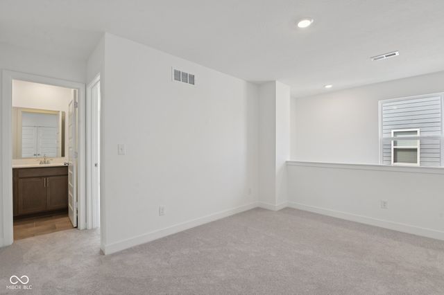 16924 Sandhurst Place, Westfield, IN 46074