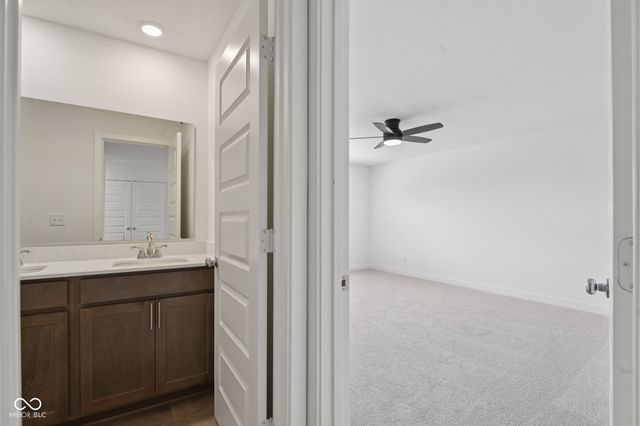 16924 Sandhurst Place, Westfield, IN 46074